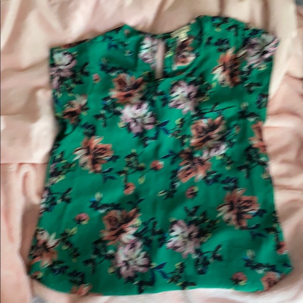 Green floral chiffon cap sleeve top M